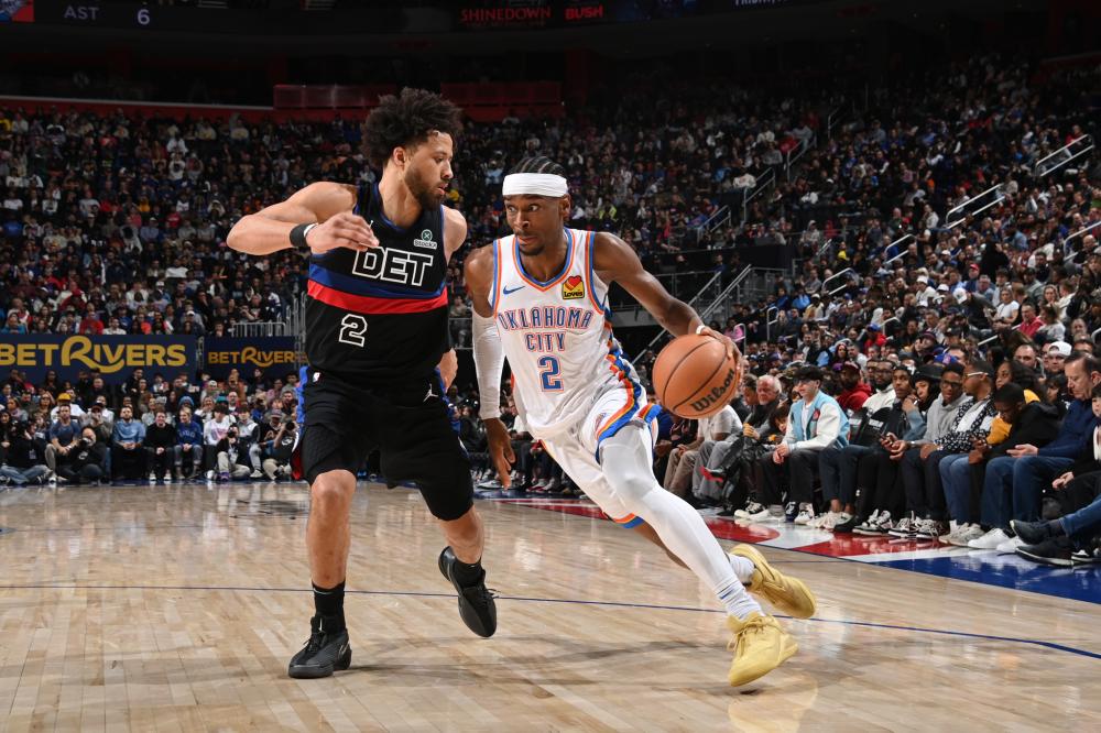 两人再次相 两人再次相